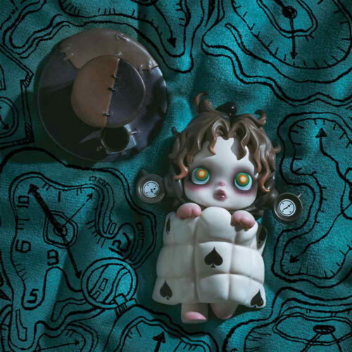 POP MART surprise toy with SKULLPANDA collectible figure Everyday Wonderland series (SPE-01)