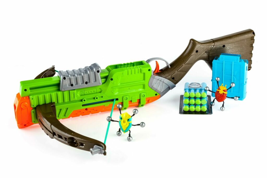 Rapid-fire blaster X-Shot Crossbow Fire at flying beetles (2 beetles, 12 rounds) (4817)