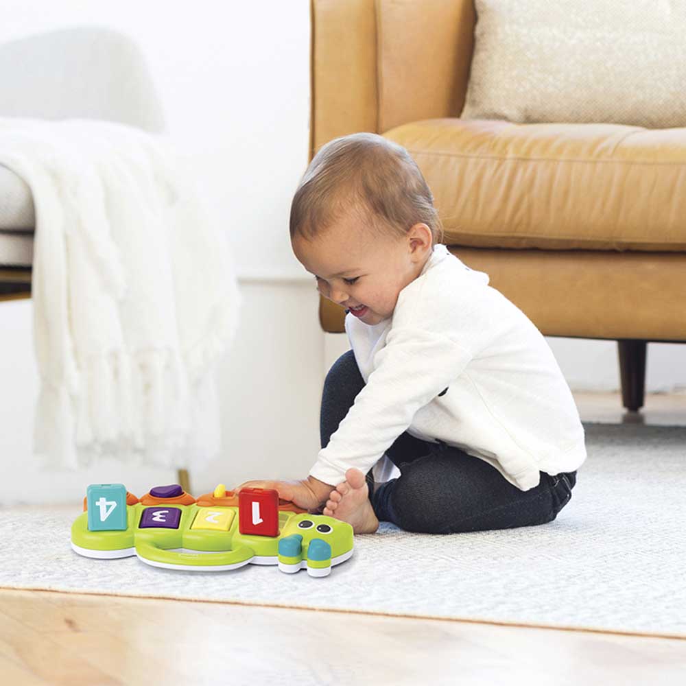 Toy INFANTINO Play caterpillar (315092)