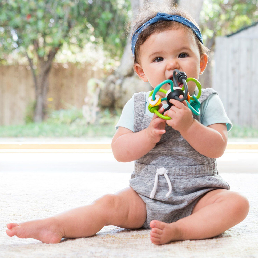 Развивающая гибкая погремушка Infantino Кусь-кусь (216569)