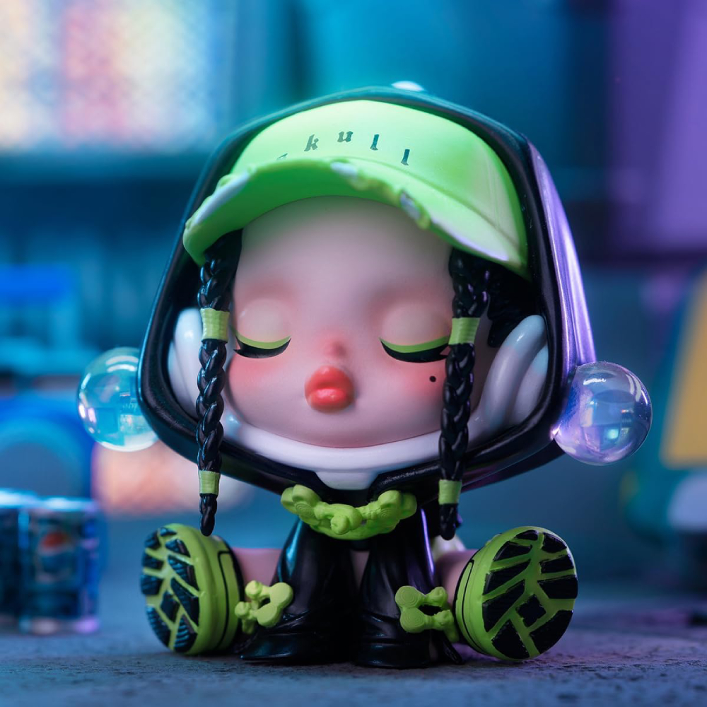 POP Mart surprise toy with SKULLPANDA collectible figure City of Night series (SPCN-01)
