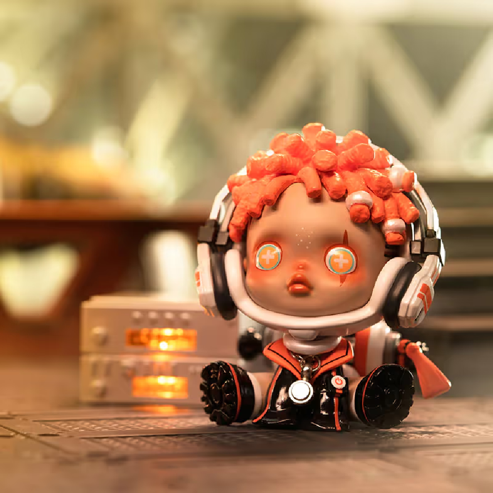POP Mart surprise toy with SKULLPANDA collectible figure City of Night series (SPCN-01)