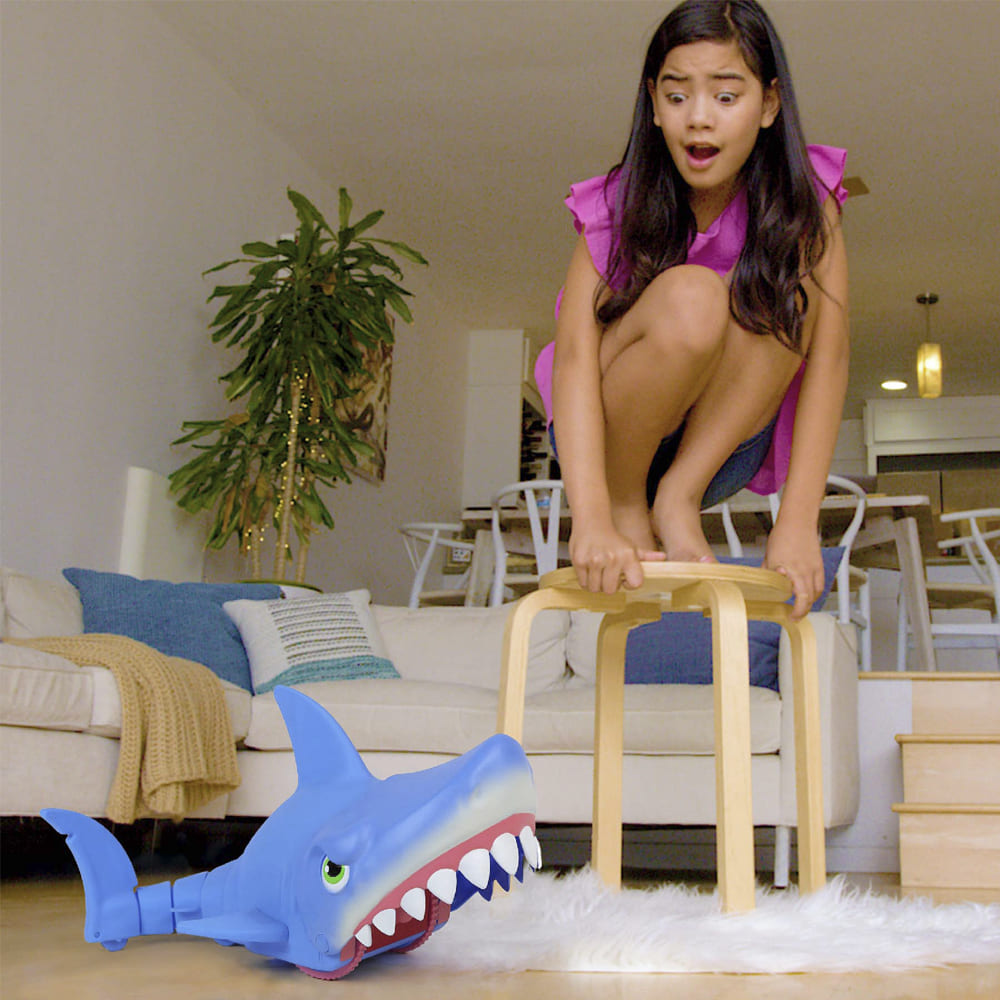 Radio-controlled toy Mega Chomp Shark (18493)
