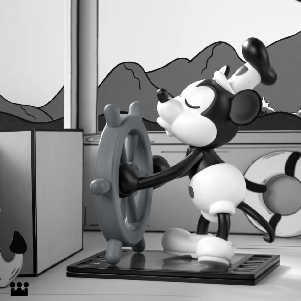 Игрушка-сюрприз POP Mart с коллекционной фигуркой Disney серия Steamboat Willie (DSW-01)