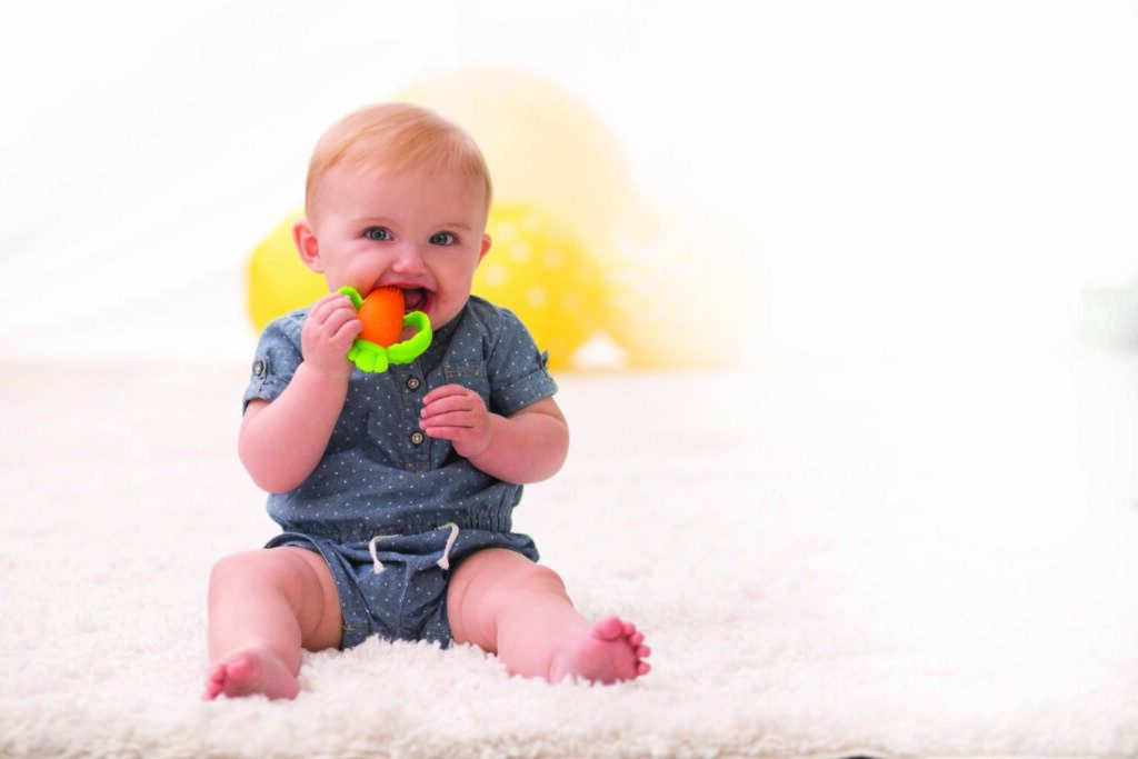 Прорізувач текстурний для INFANTINO зубів Морква (216216I)